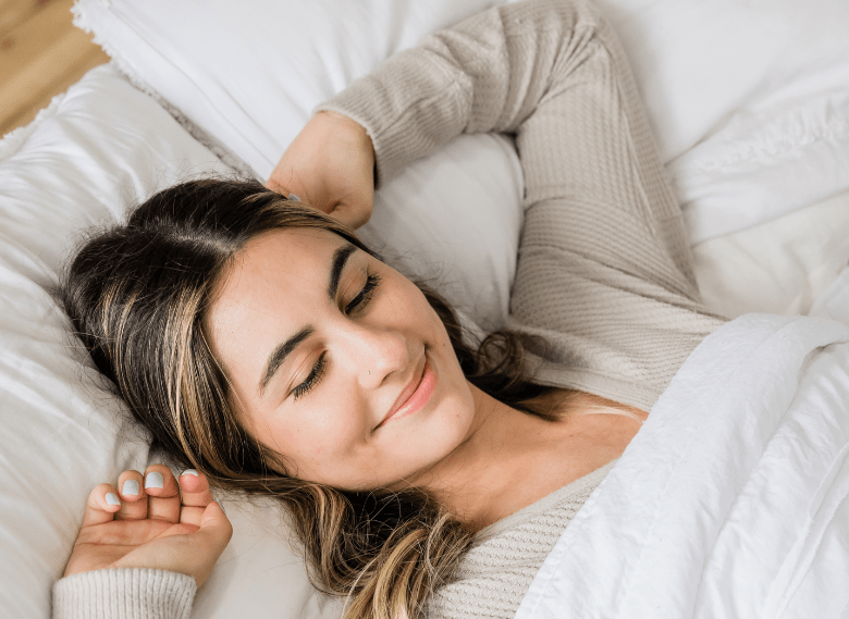 Femme se réveillant en forme