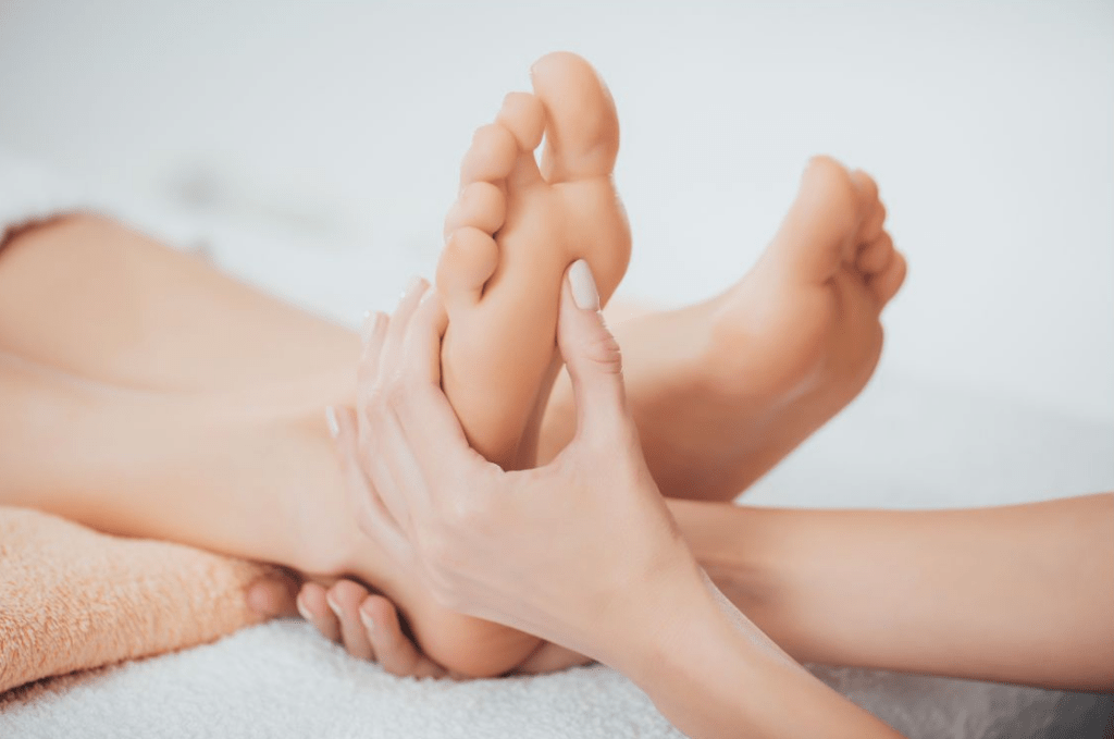 Apprendre les bases de la réflexologie plantaire